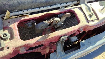 1993-1997 Nissan Hardbody Hood Latch Assembly With Bracket Oem 6250070P00