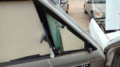 88-96 Jeep Cherokee Driver Left Front Vent Window Small Door Glass With Frame