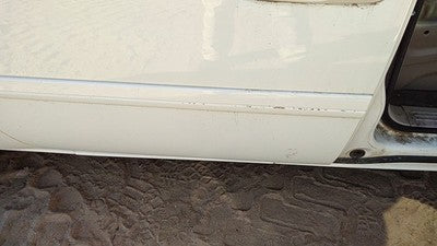 2007 Dodge Caravan Passenger Right Rear Moulding From Door Back Trim White Pw1