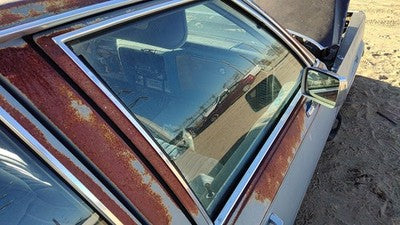 1980-84 Deville Sedan Passenger Right Front Side Window Door Glass Oem 20106914