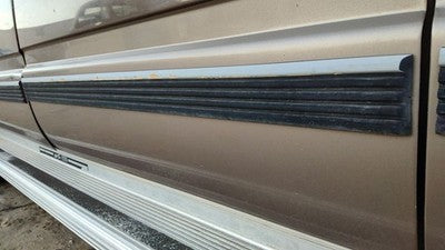 1992-1999 Chevy Suburban Driver Left Rear Moulding From Door Oem Back Trim Strip