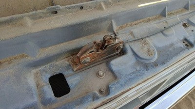 1981-1988 Gmc Sierra C3500 Hood Latch Assembly With Bracket Oem 15606587