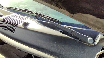 1999-2004 Jeep Grand Cherokee Driver Left Windshield Wiper Arm Oem Blade Lever