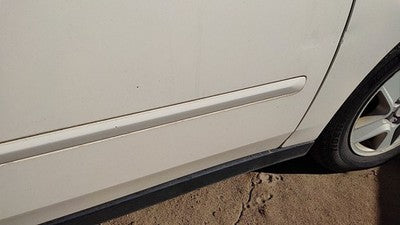 04-08 New Style Malibu Passenger Right Front Moulding From Door Trim White 40U