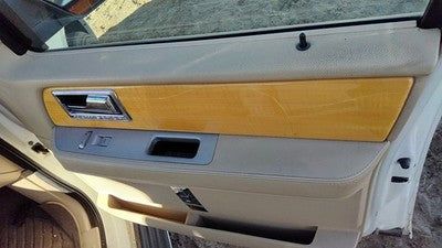 07-10 Lincoln Navigator Passenger Right Front Door Trim Panel With Switches Tan