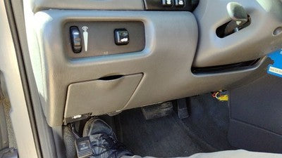 98-01 Oldsmobile Intrigue Lower Dash Under Column Knee Bolster Trim Panel Gray