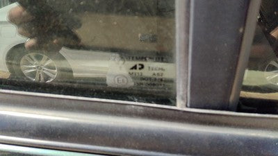 1996-2000 Saturn Sl1 Passenger Right Rear Vent Window Back Door Glass With Frame