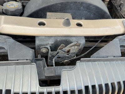 2004-2007 Buick Rainier Hood Latch Assembly With Bracket Oem 15176209