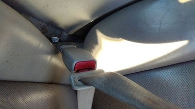 2005-2011 Cadillac Sts Driver Left Front Seat Belt Buckle Receiver Oem Gray 132