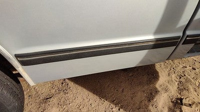 1989 Chevy S10 Pickup Passenger Right Rear Moulding On Front Of Box Oem