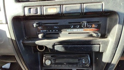 1996-1997 Nissan Hardbody Temperature Control Module In Dash Heater Head Unit