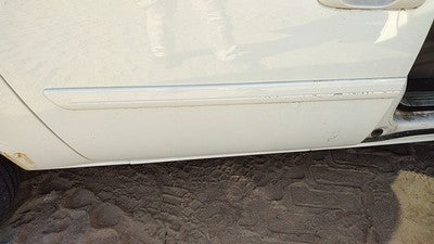 2007 Dodge Caravan Passenger Right Rear Moulding From Door Back Trim White Pw1