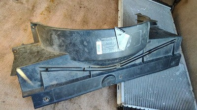 1993-1994 Chevy Suburban Radiator Cooling Fan Shroud Oem Plastic Housing 5.7L