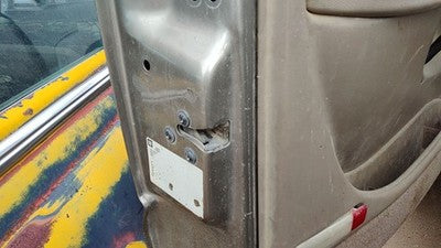 1999-2007 Chevy Silverado 2500 Driver Left Front Door Latch With Rods/Cables Oem