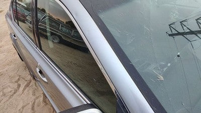2010-2014 Subaru Legacy Outback Passenger Right Front Side Window Door Glass Oem