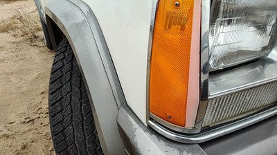 1984-1996 Jeep Cherokee Passenger Right Front Fender Oem White 55235227