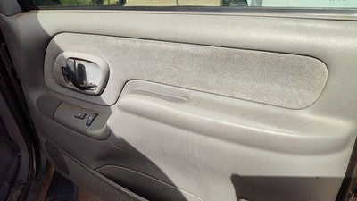 97-99 Chevy Suburban Passenger Right Front Inside Door Trim Panel Only Gray 132