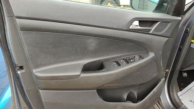16-18 Hyundai Tucson Driver Left Front Inside Door Trim Panel Only Oem Black Try