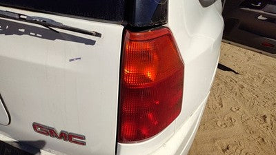 2002-2009 Gmc Envoy Passenger Right Tail Light Brake Lamp Oem Rear 15131577
