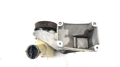 02 Ford F250 Super Duty 7.3L Powerstroke Power Steering Pump With Mount Bracket