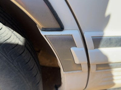 94 Lincoln Town Car Passenger Right Rear Moulding On Quarter Panel Oem White Wt