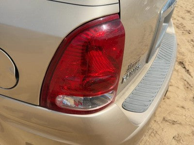 2004-2007 Buick Rainier Driver Left Tail Light Brake Lamp Oem Rear 15131580