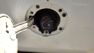2007-10 Chevy Silverado 2500 Fuel Filler Neck Assembly With Gas Cap Oem 20918330