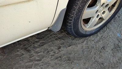 2007 Dodge Caravan Passenger Right Moulding From Fender Oem Trim Strip White Pw1