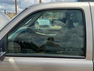 2000-2006 Chevy Suburban Driver Left Front Side Window Door Glass Oem 15891714