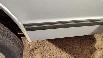 1989 Chevy S10 Pickup Passenger Right Rear Moulding On Front Of Box Oem