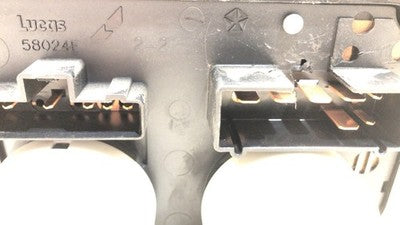 2004-2007 Dodge Caravan Temperature Control Module In Dash Heater Ac Head Unit