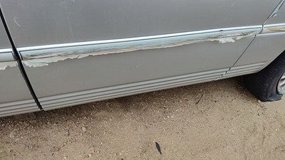 2000 Town & Country Driver Left Rear Moulding From Door Back Trim Strip Silver