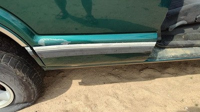 1995-1997 S10 Blazer Passenger Right Rear Moulding From Door Oem Back Trim Strip