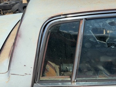 85-90 Park Ave Passenger Right Rear Vent Window Back Door Glass With Frame Oem