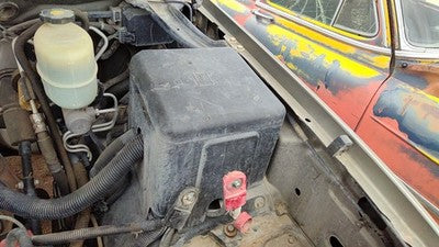 2000-2002 Chevy Silverado 2500 Engine Fuse Box Power Distribution Panel Oem 6.0L