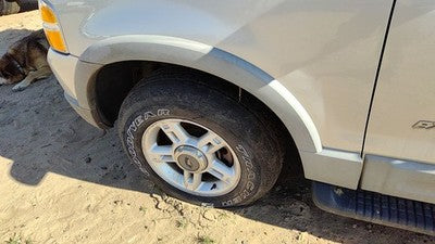 02 Ford Explorer Driver Left Front Wheel Flare Moulding Oem Fender Silver Ts