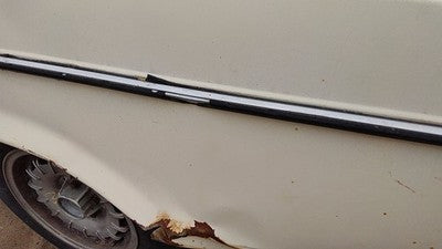 1980 Mercedes 300Td Driver Left Rear Moulding On Quarter Panel Oem