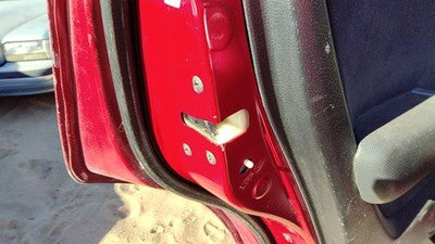2003-2004 Mitsubishi Outlander Driver Left Rear Door Latch With Rods/Cables Back