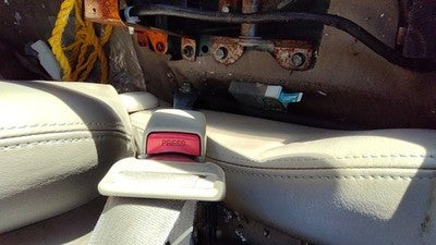 2000-02 Honda Passport Passenger Right Front Seat Belt Buckle Receiver Bge Beige
