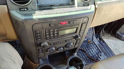 2005-2006 Land Rover Lr3 Trim Bezel Around Radio Surround Dash Panel Oem