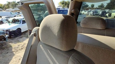 2004 Silverado 1500 Pair Of Front Headrests Oem Left Right Set Seat