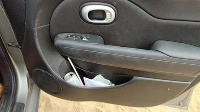 2014-2019 Kia Soul Passenger Right Front Door Trim Panel With Switches Black Eq