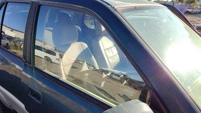 1998-2002 Honda Passport Passenger Right Front Side Window Door Glass Oem