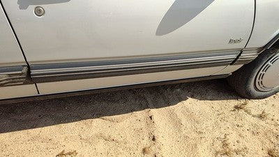 1990 Olds 88 Passenger Right Front Moulding From Door Oem Trim Strip