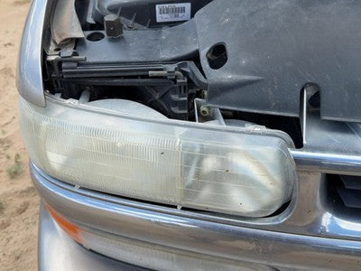 2000-2006 Chevy Suburban Passenger Right Head Light Oem Front Lamp 16526134