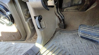 2004 Silverado 1500 Driver Left Lower Kick Trim Panel Oem 52D Tan
