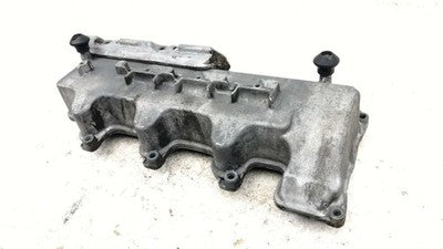 2001-2005 Mercedes C240 Passenger Right Rear Valve Cover Oem With Hardware 2.6L