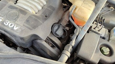 1998-2005 Vw Passat Driver Left Valve Cover Oem 2.8L 78103471R