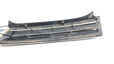 1998 Jeep Grand Cherokee Passenger Right Quarter Window Trim Oem 55295986