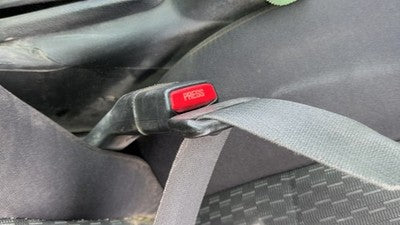2003-2007 Saturn Ion Driver Left Front Seat Belt Buckle Receiver Oem Black 19E